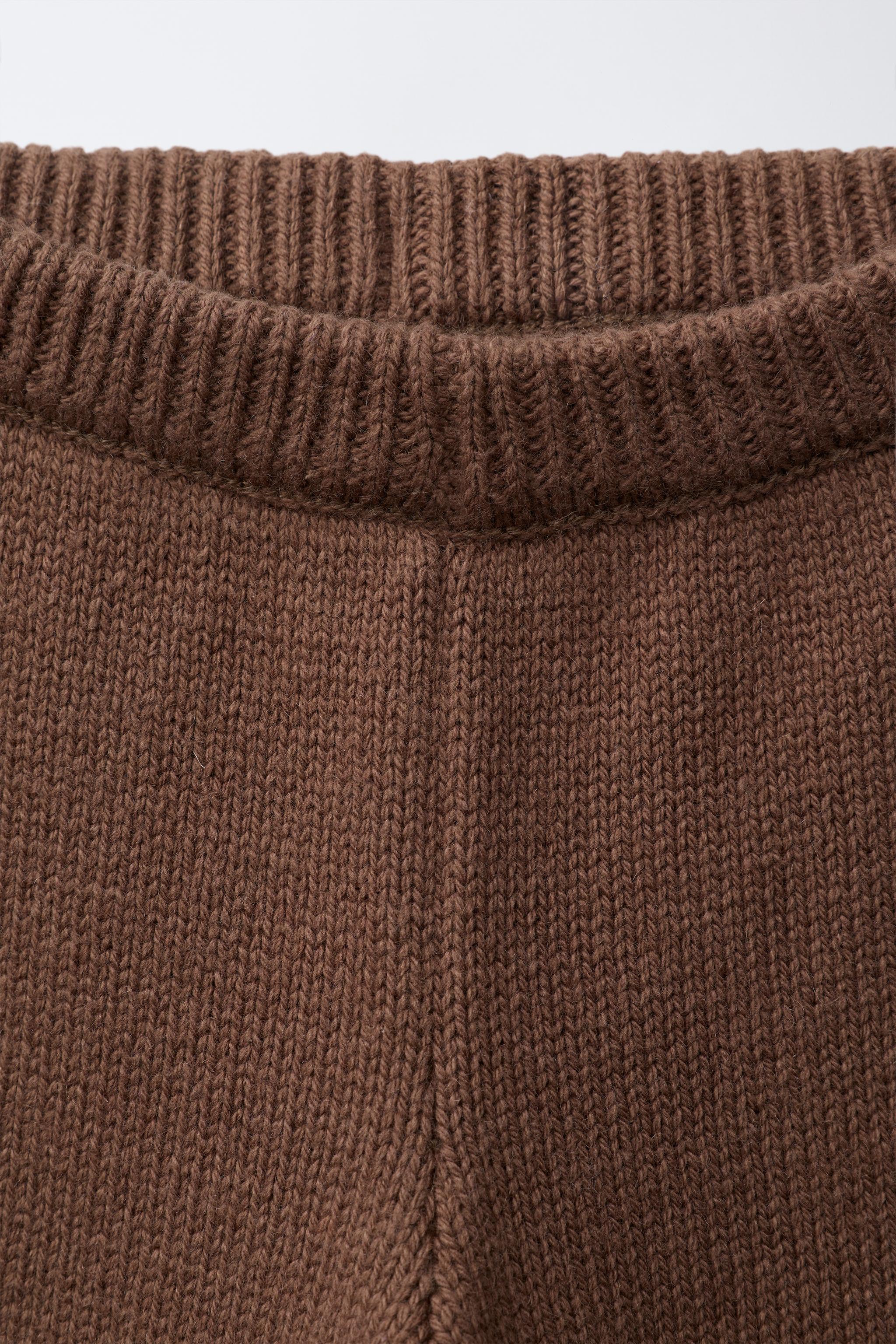 EMBROIDERED FLORAL KNIT PANTS